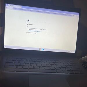 HP Notebook in Modern Silver only used it for one month size 13 inches